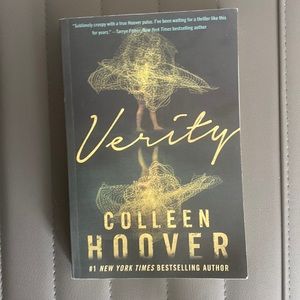 Verity - Paperback novel by Colleen Hoover